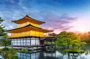 Gratis foto het gouden paviljoen. kinkakuji-tempel in kyoto, japan.