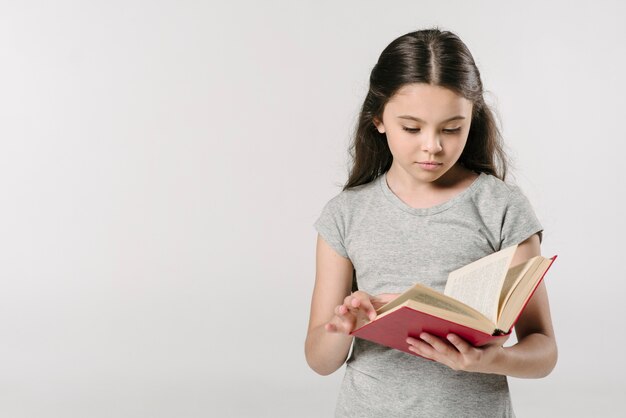 Het ondergeschikte boek van de meisjeslezing in studio