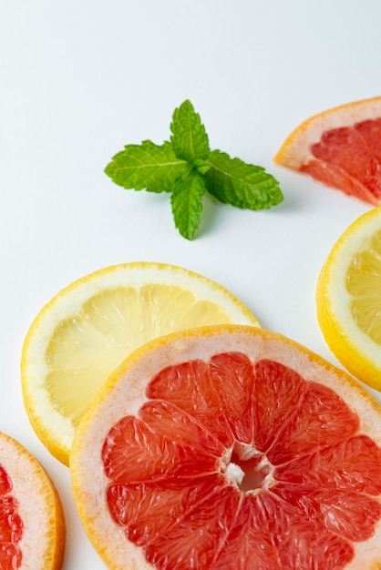 Hoge hoek heerlijke citrus schijfjes arrangement
