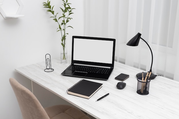 Hoge hoek minimalistische business desk concept