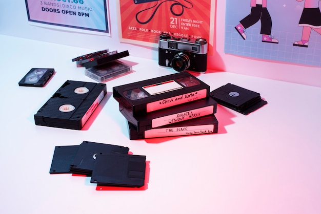 Gratis foto hoge hoek retro vhs verpakking