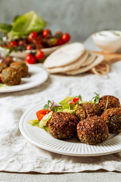 Hoge hoek smakelijke voedselsamenstelling