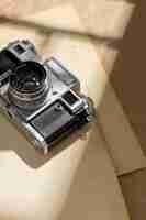 Gratis foto hoge hoek vintage camera-compositie