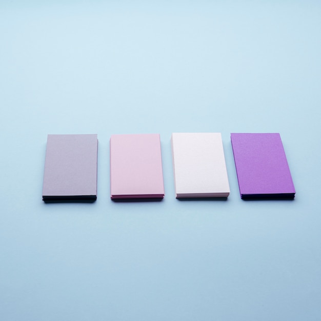 Hoge mening pastelkleurige visitekaartjes