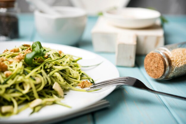 Gratis foto hoge weergave gezonde groene salade