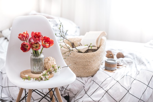 Home decorartikelen in het interieur van de kamer