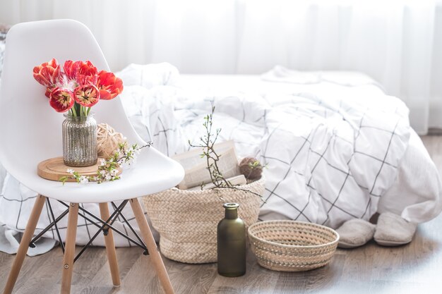 Home decorartikelen in het interieur van de kamer