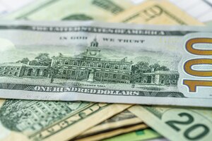 Honderd amerikaanse dollars close-up papiergeld cash