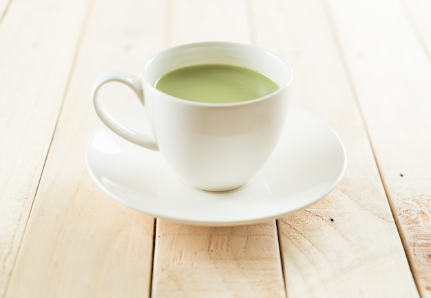 Gratis foto hot matcha latte