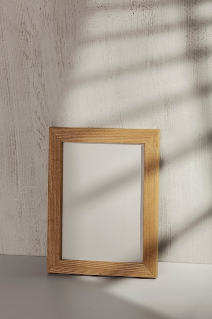 Gratis foto houten leeg frame zijaanzicht