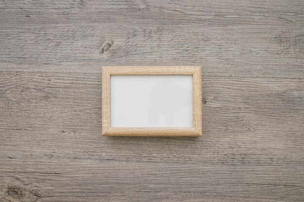 Houten oppervlak met decoratief frame