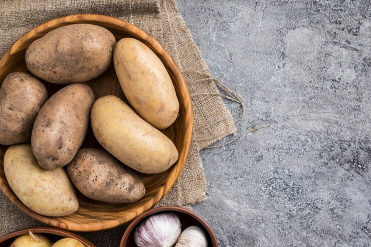 Gratis Foto houten schaal met aardappelen