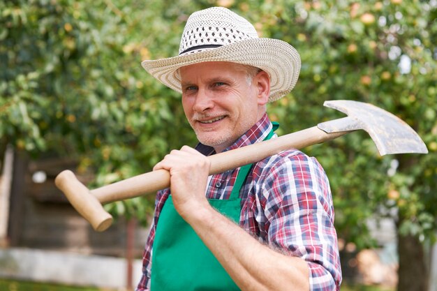 Ik ben klaar om in de tuin te werken