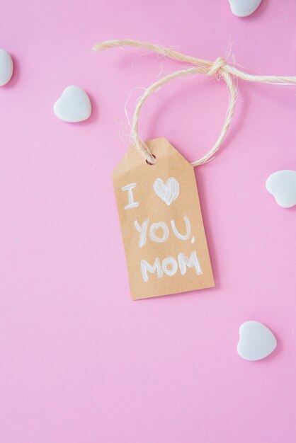 Ik hou van je moeder inscriptie met kleine harten