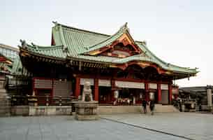 Gratis foto indrukwekkende traditionele japanse houten tempel