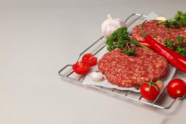 Ingrediënt voor het koken van gegrild vlees gemalen vlees