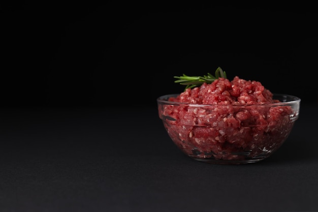 Ingrediënt voor het koken van gegrild vlees gemalen vlees