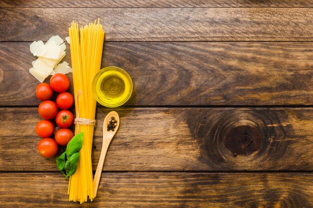 Ingrediënten voor spaghetti-bereiding