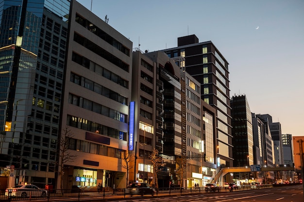 Japan stedelijk landschap nachttijd