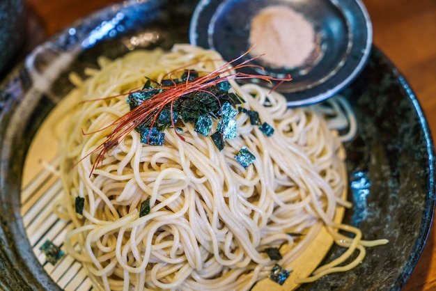 Japanse ramen noodle op tafel