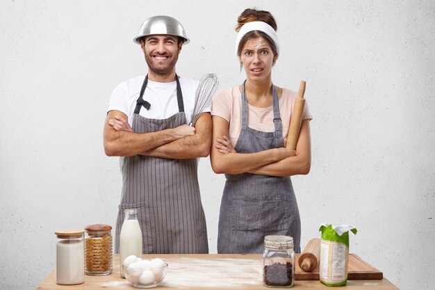 Jong koppel samen koken