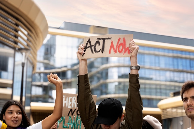 Jonge activisten die in actie komen