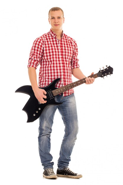 Jonge muzikant met een gitaar