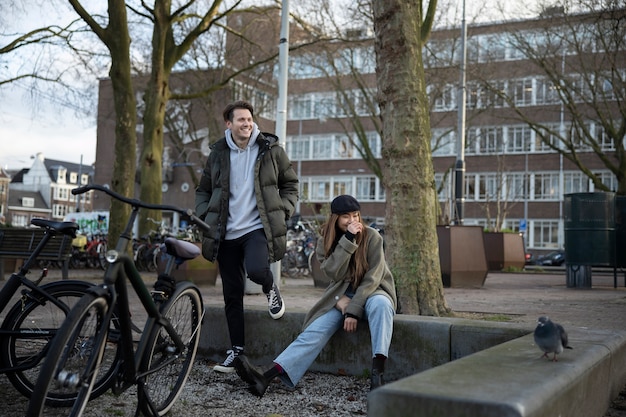 Jongeren die duurzame mobiliteit gebruiken