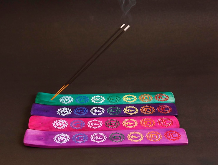 Gratis Foto joss stick achtergrond met plaats voor tekstbanner