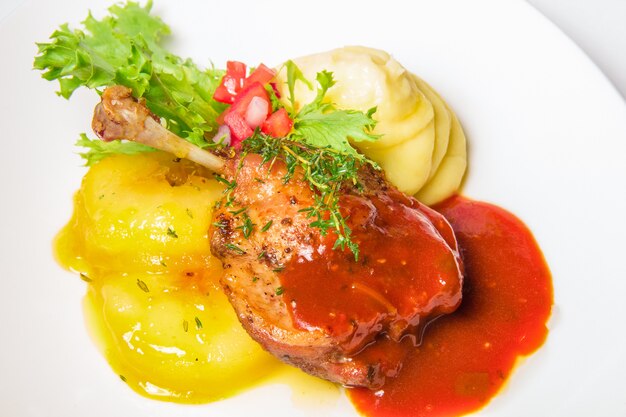 Kalkoenbout in saus en aardappelpuree