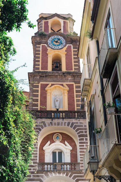 Kerkgevel in Sorrento, Italië
