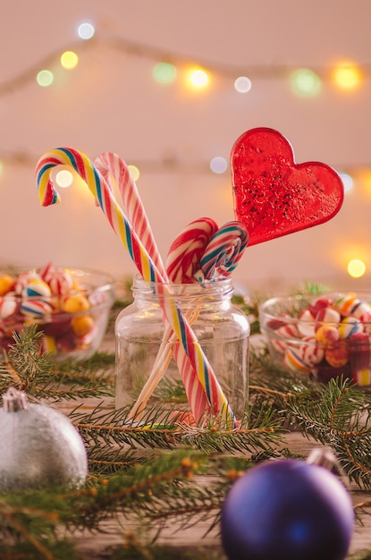 Kerstdecoratie en snoepjes