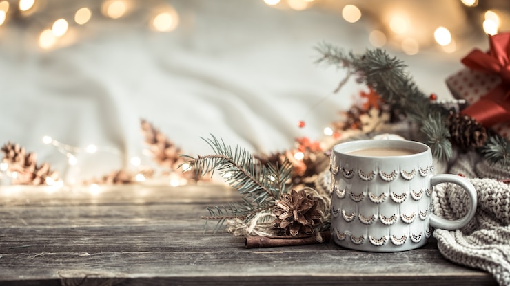 Gratis Foto kerstmissamenstelling met ornamenten
