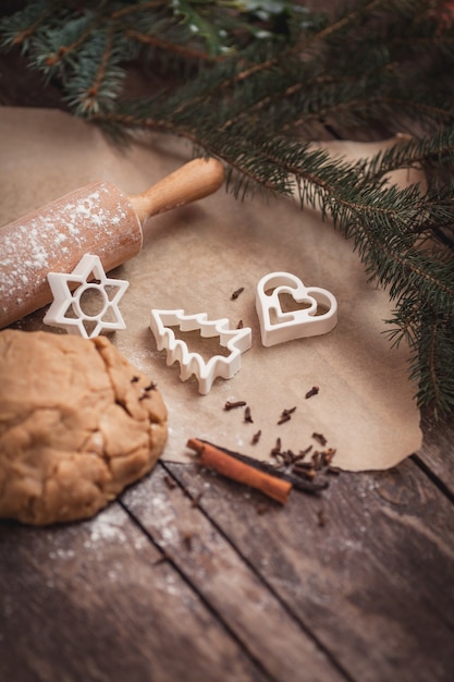 Kersttijd voor het bakken van koekjes