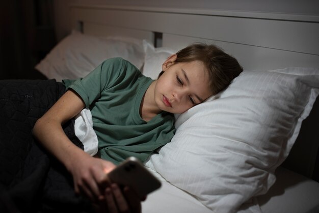 Kind met een verslaving aan sociale media