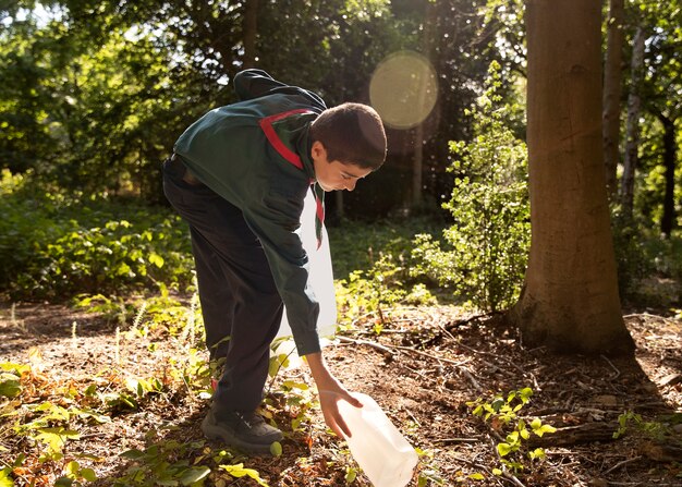 Kinderen die plezier hebben als padvinders