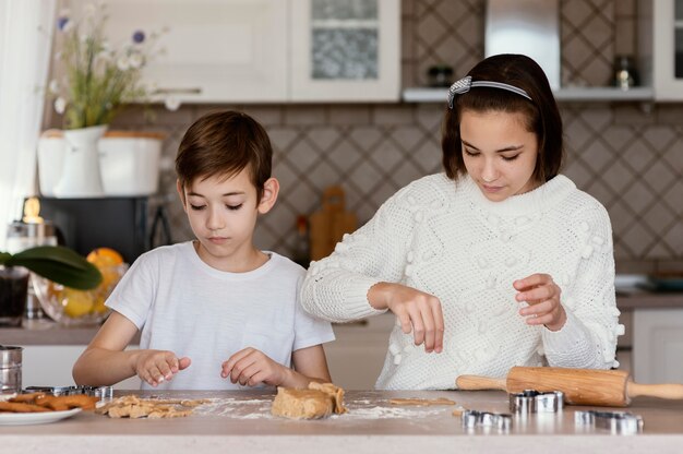 Kinderen in de keuken