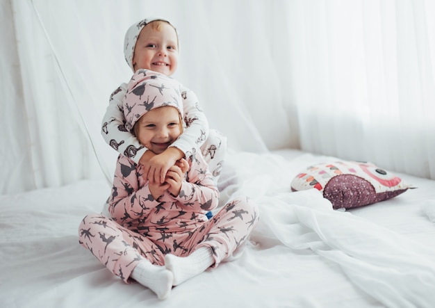 Gratis foto kinderen in pyjama