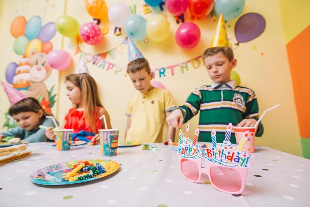 Kinderen op verjaardagsfeestje