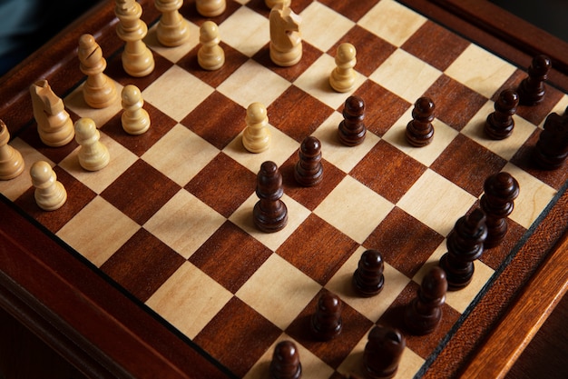 Gratis foto klassiek schaakbordstilleven