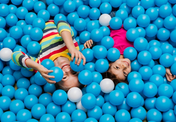 Gratis Foto klein kind spelen
