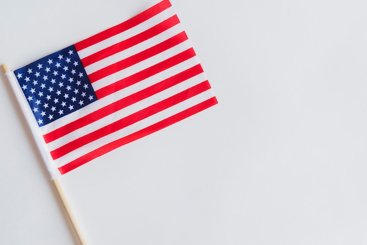 Gratis Foto kleine amerikaanse vlag op tafel