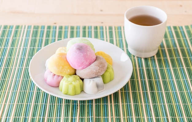 Kleurrijk dessert mochi