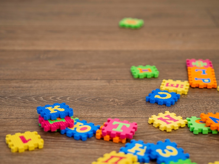 Gratis Foto kleurrijk spel op houten vloer