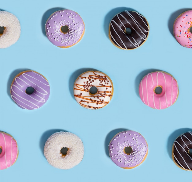 Kleurrijke sweeties donuts, patroonsamenstelling