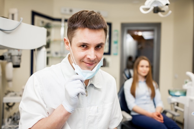 Kliniek mondelinge ziekenhuis volwassen geopend