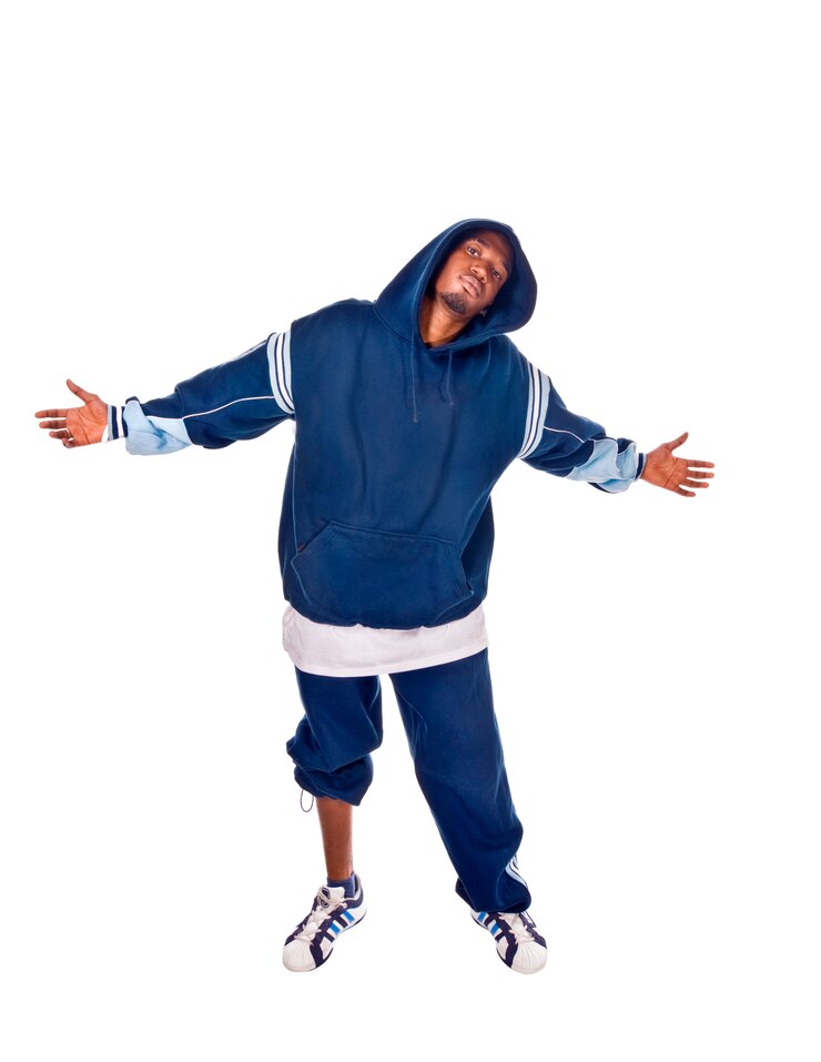 Gratis Foto koele jonge hip-hop man op witte achtergrond
