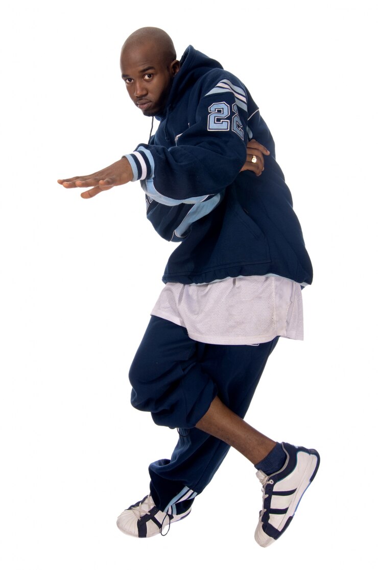 Gratis Foto koele jonge hip-hop man op witte achtergrond