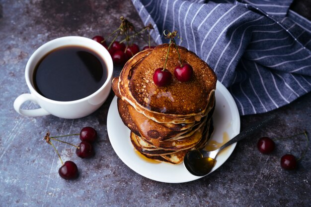 Koffie en pannenkoeken ontbijt