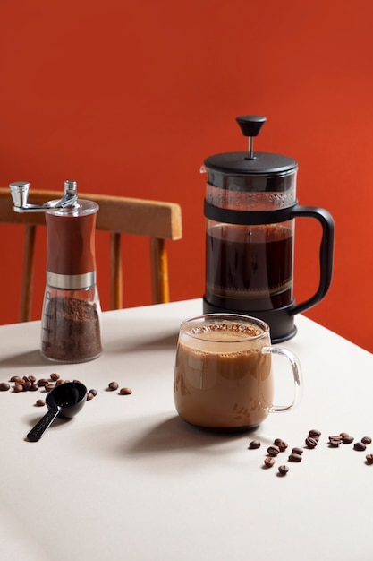 Gratis foto koffiebereiding concept stilleven